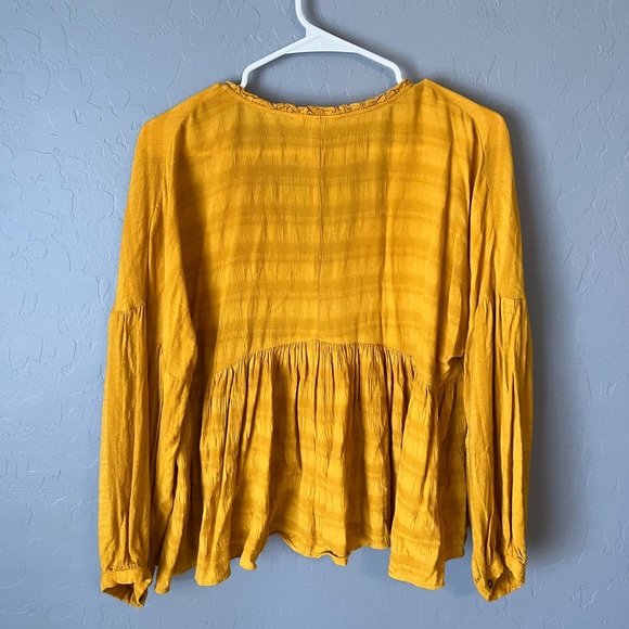 Yellow Top - Picture 2 of 4